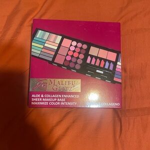 NEW Makeup Eyeshadow Palette Aloe & Collagen Enhanced